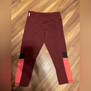 Zella Burgundy Capri Leggings Large